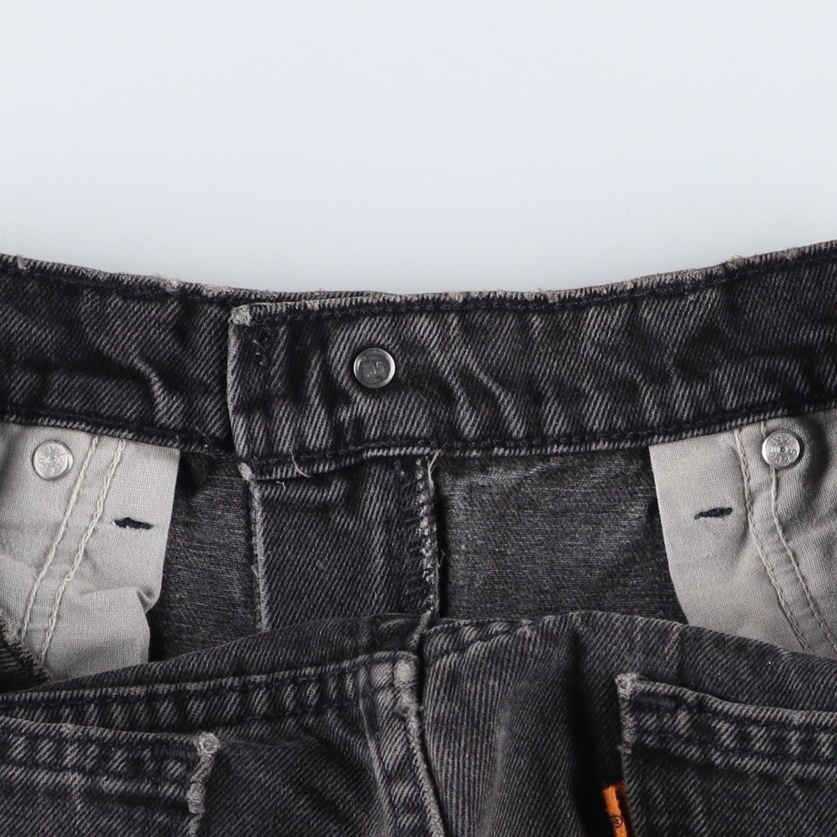 テーパードデニムパンツ