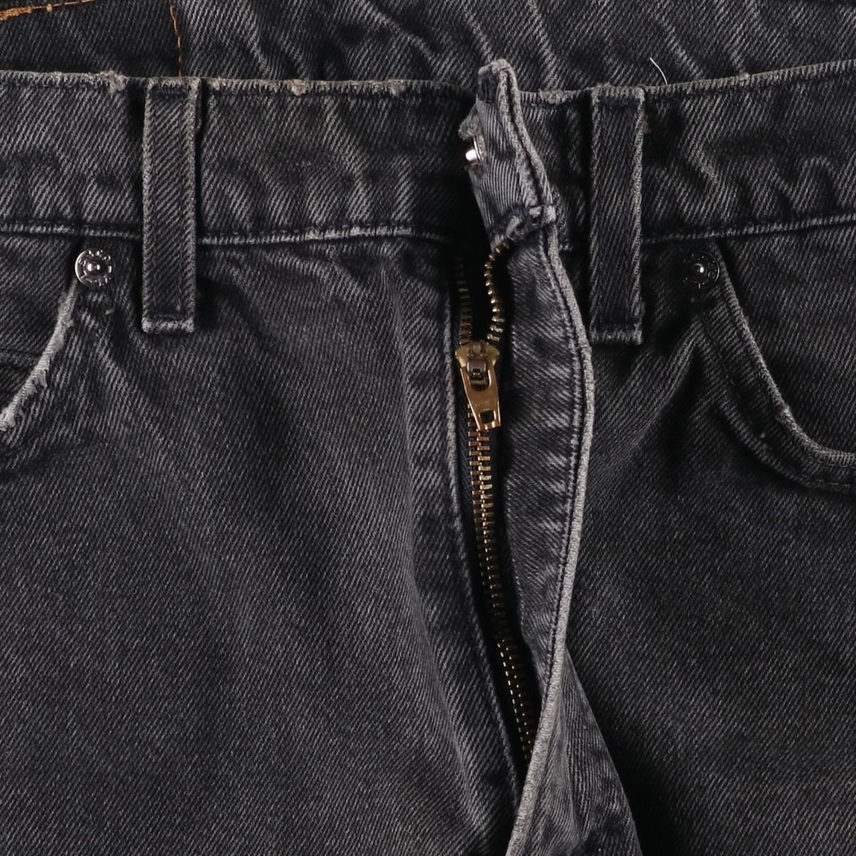 テーパードデニムパンツ