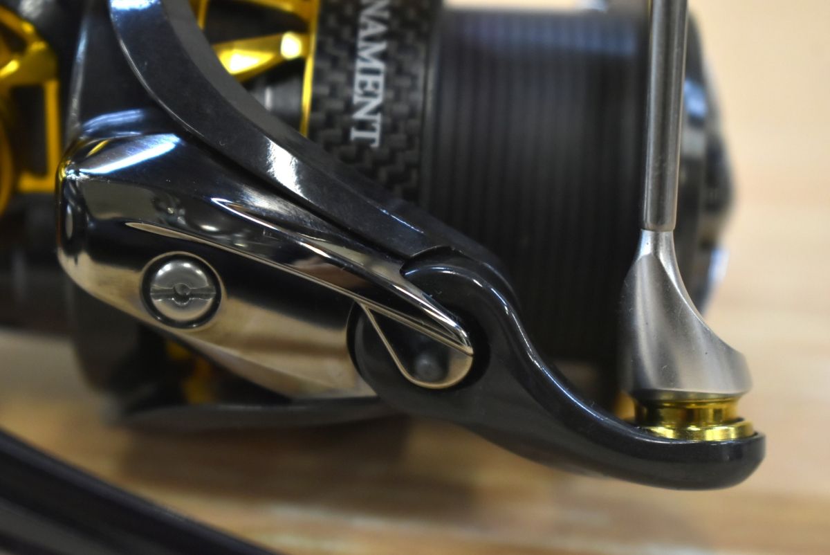 ダイワ 15 トーナメント ISO 2500SH-LBD スピニングリール DAIWA