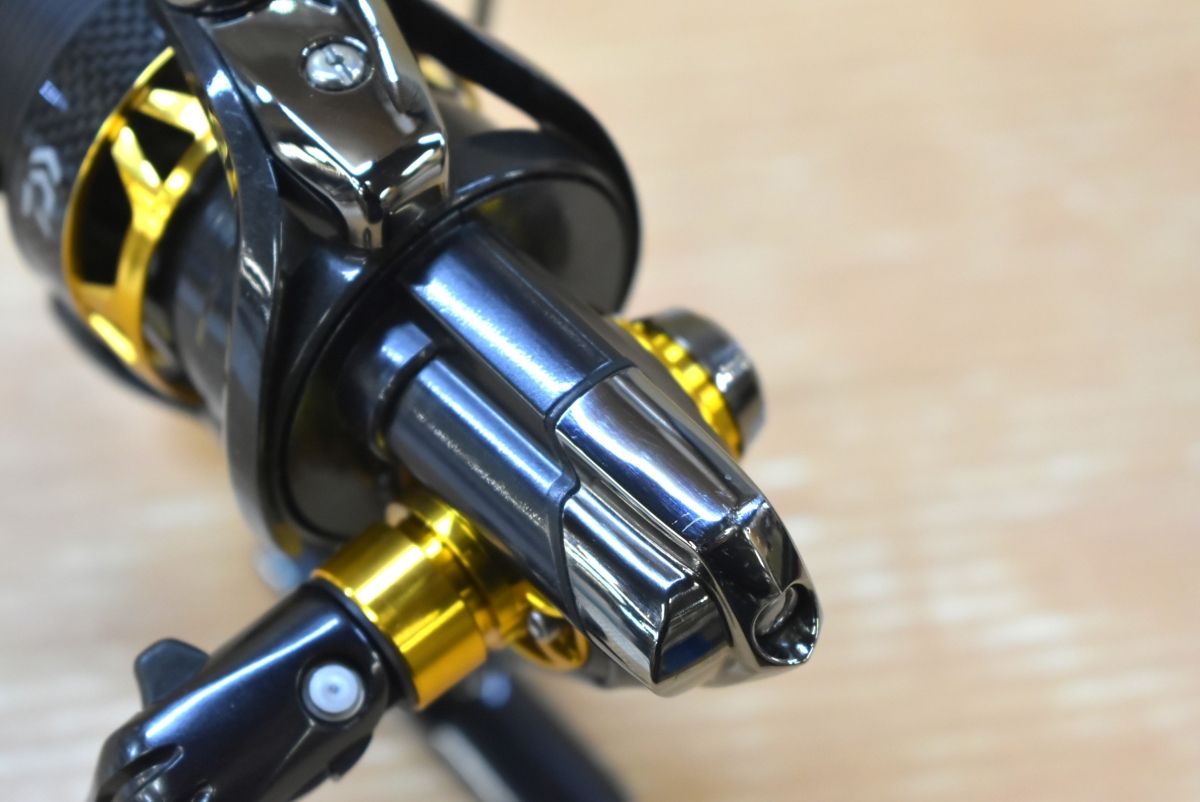 ダイワ 15 トーナメント ISO 2500SH-LBD スピニングリール DAIWA