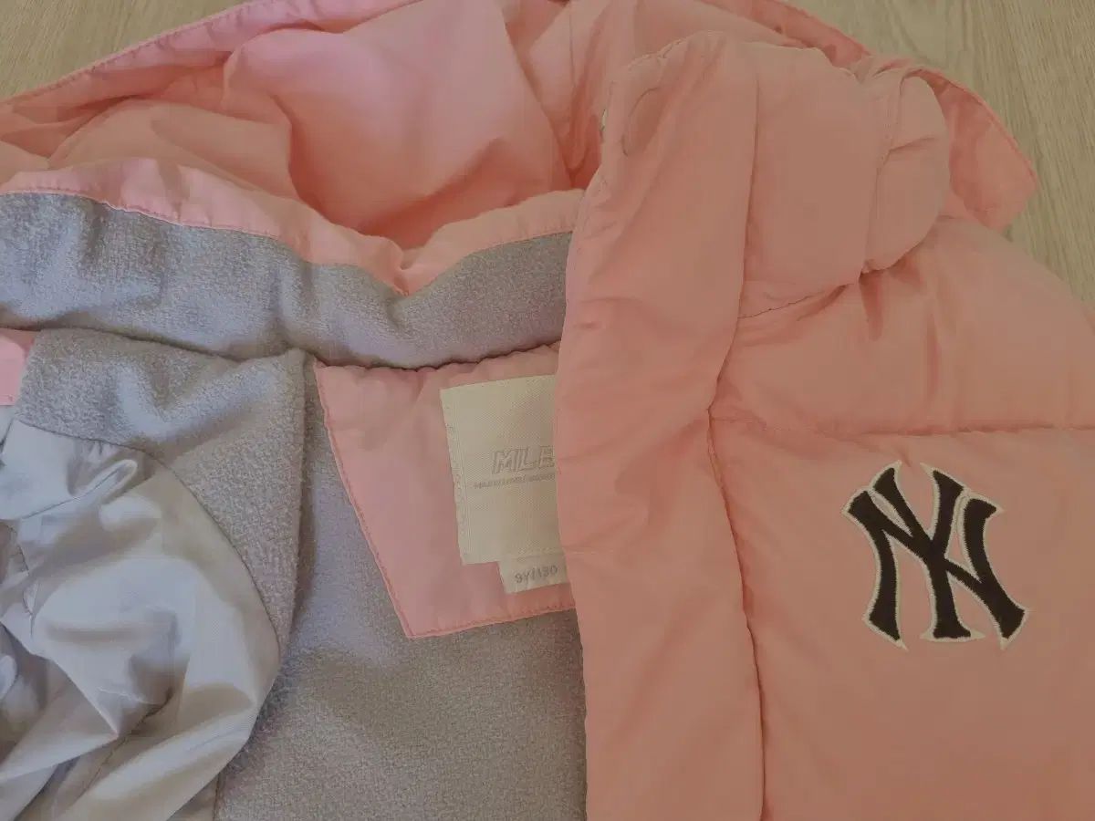 MLBキッズ ダウン アウター 130