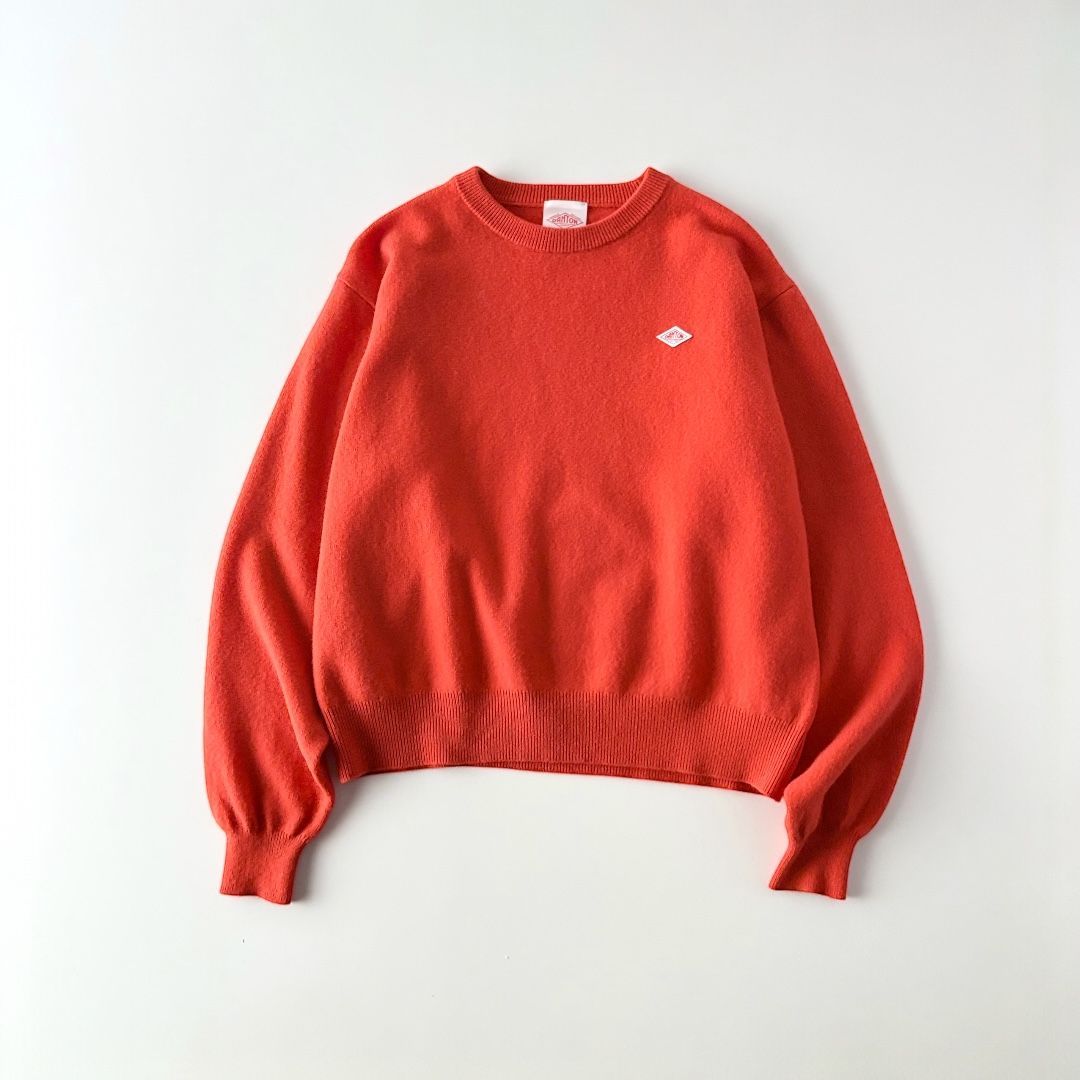 美品DANTONダントン ロゴパッチ付ラムウール100%クルーネックニット赤44 DANTON ダントン / LAMBS WOOL CREWNECK PULLOVER ラムズウール クルー