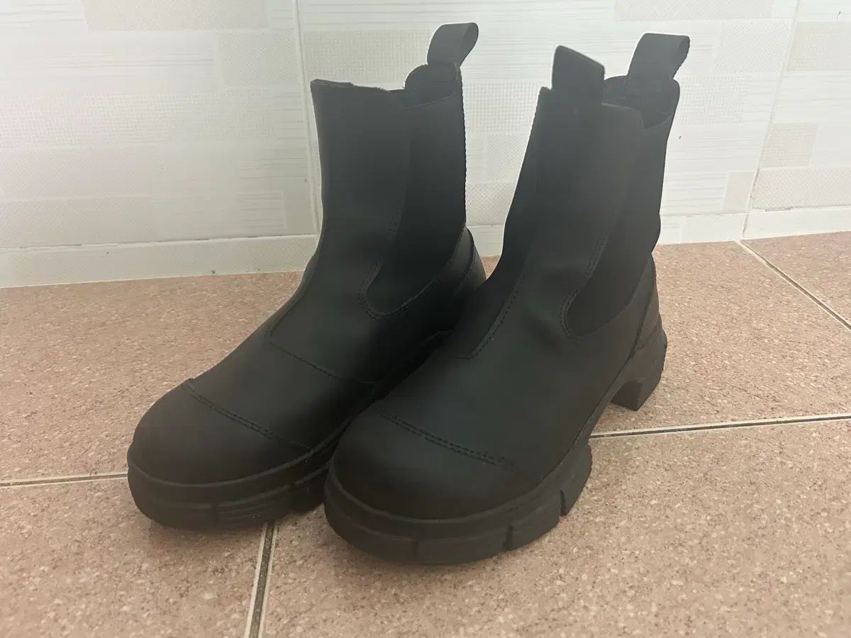 GANNI ガニー リサイクル ラバーシティ チェルシーブーツ 37 - メルカリ