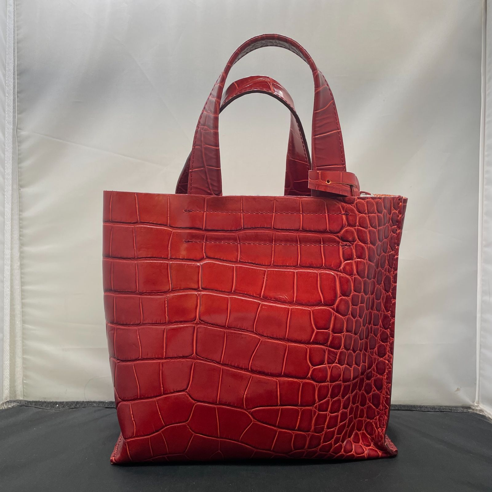 フルラ ハンドバッグ クロコ型押し B25112946 - メルカリ