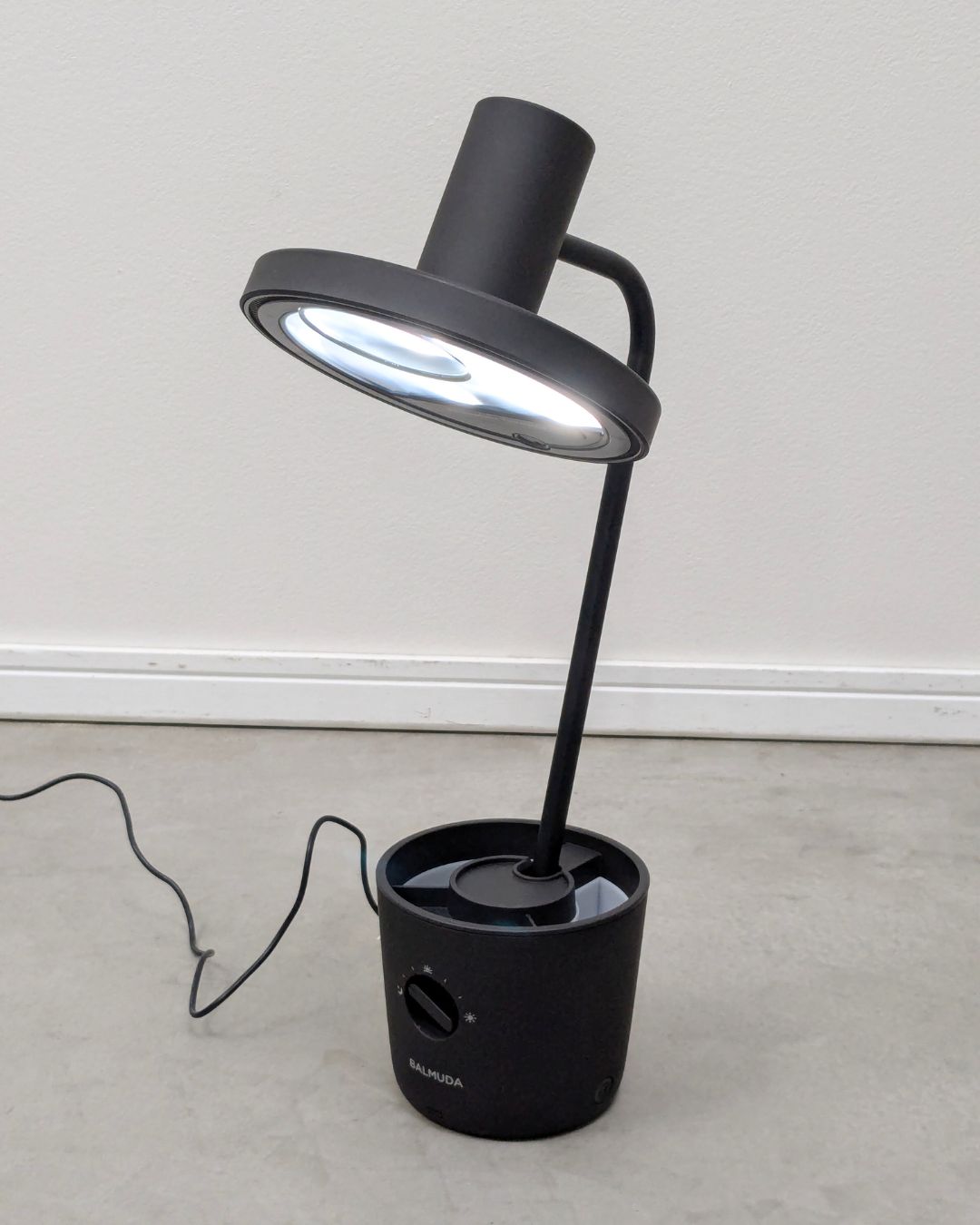 Bランク バルミューダ 太陽光LEDデスクライト BALMUDA The Light ブラック