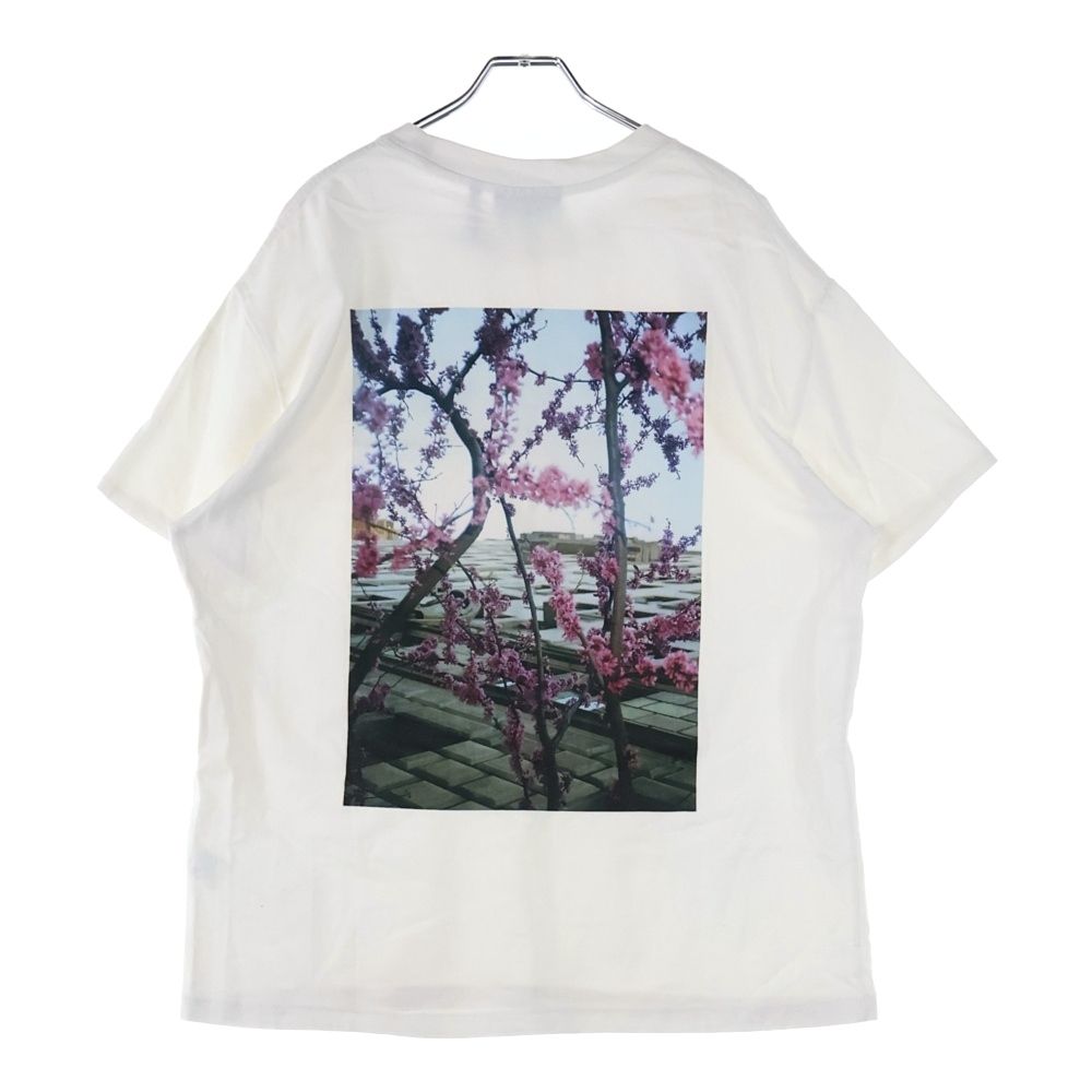 ESSENTIALS FEAR OF GOD (エッセンシャル フィアオブゴッド) boxy photo バックフォト フラワープリント 桜 クルーネック半袖Tシャツ カットソー ホワイト