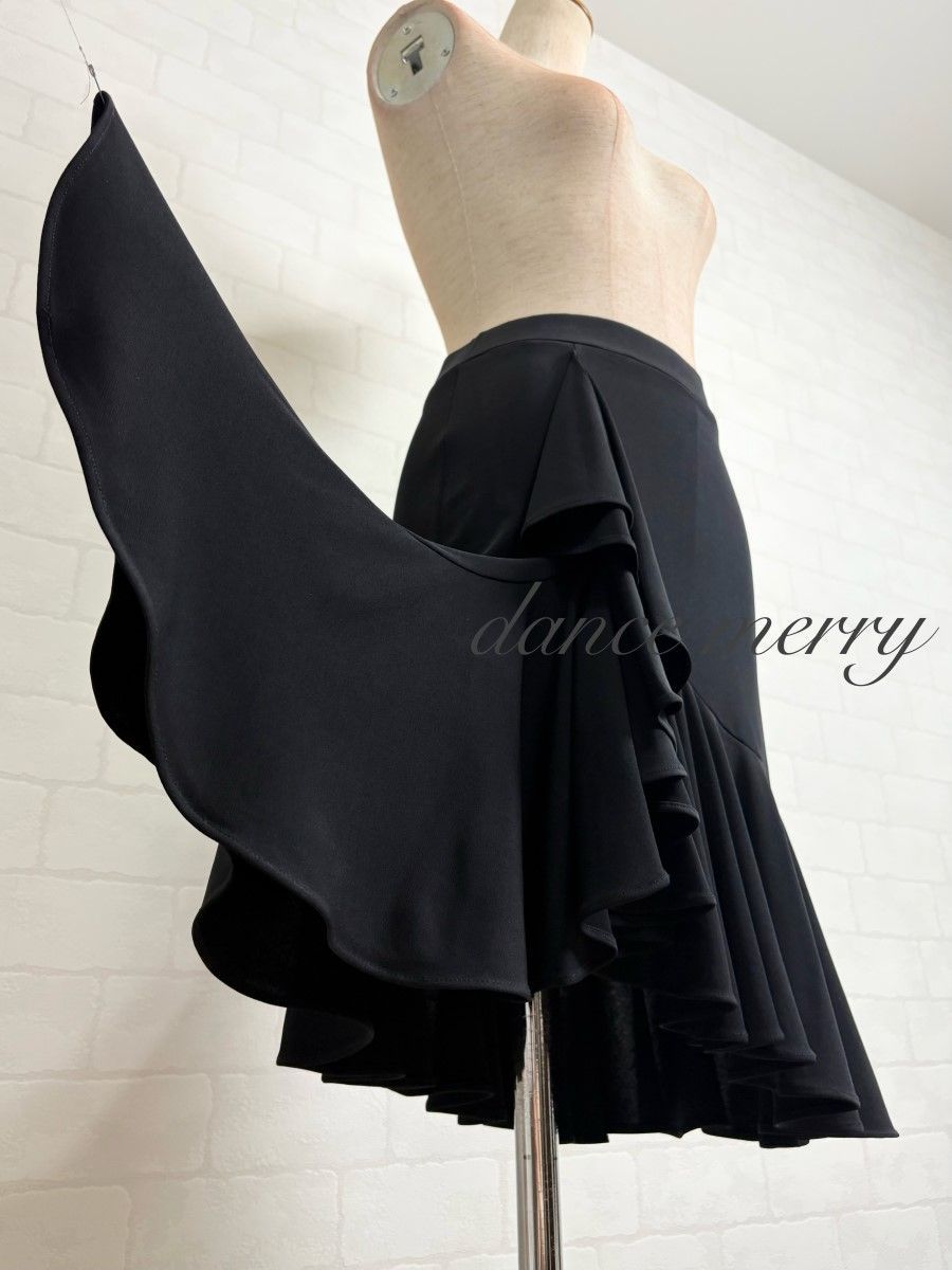 MERRY 社交ダンス ラテン スカート 黒 パンツ付き レッスン パーティ 1518 短め チャチャチャ サンバ