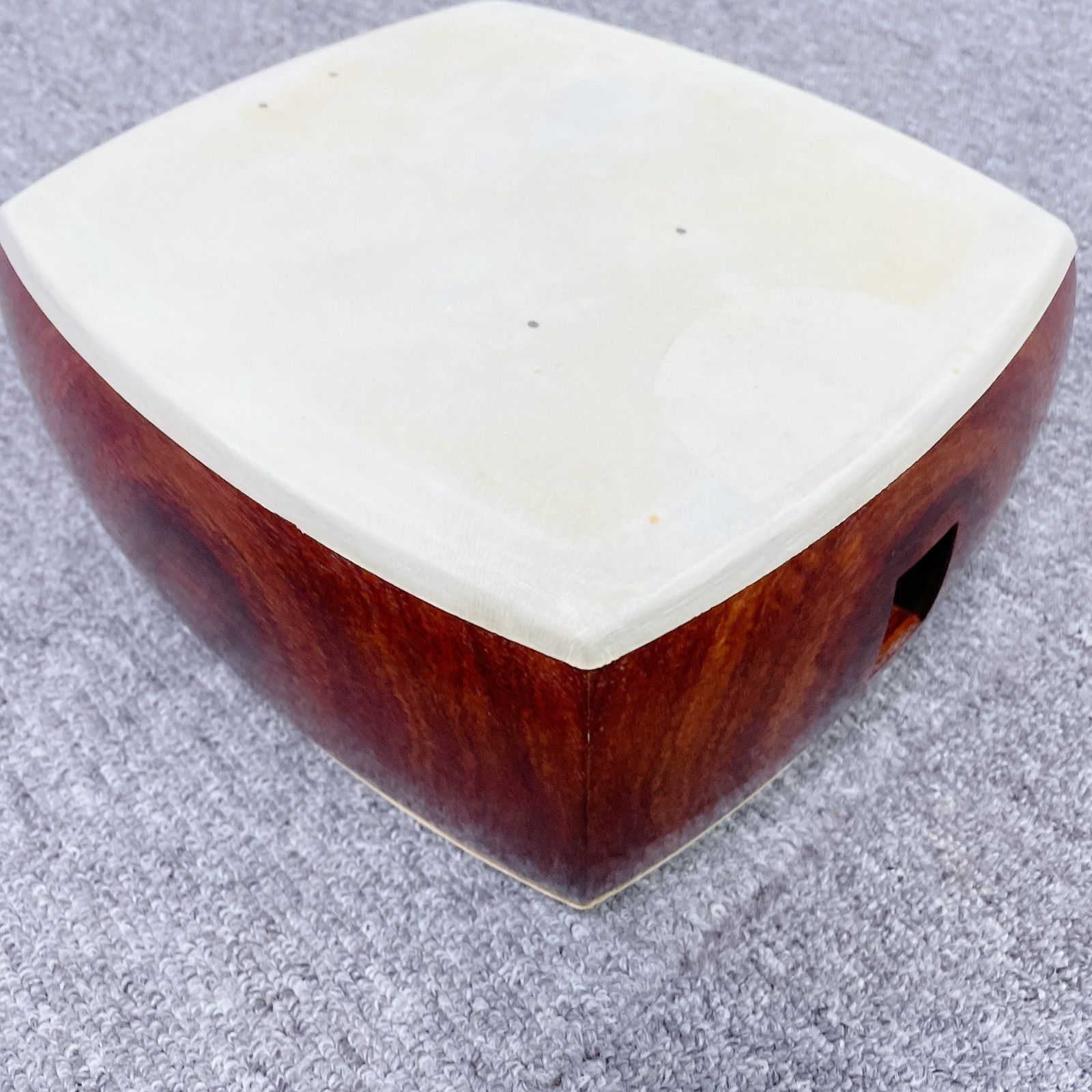 三味線 細棹 金細 一本溝 紫檀 子持ち綾杉彫 犬皮 綾杉胴 和楽器