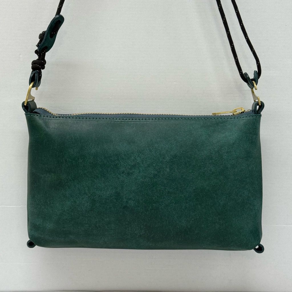 CHELSEA POUCH ペトローリオ プエブロ ビアベリー チェルシーポーチ レザー ポーチ クラッチバッグ サコッシュ ショルダーバッグ グリーン系 X 0633-001 263