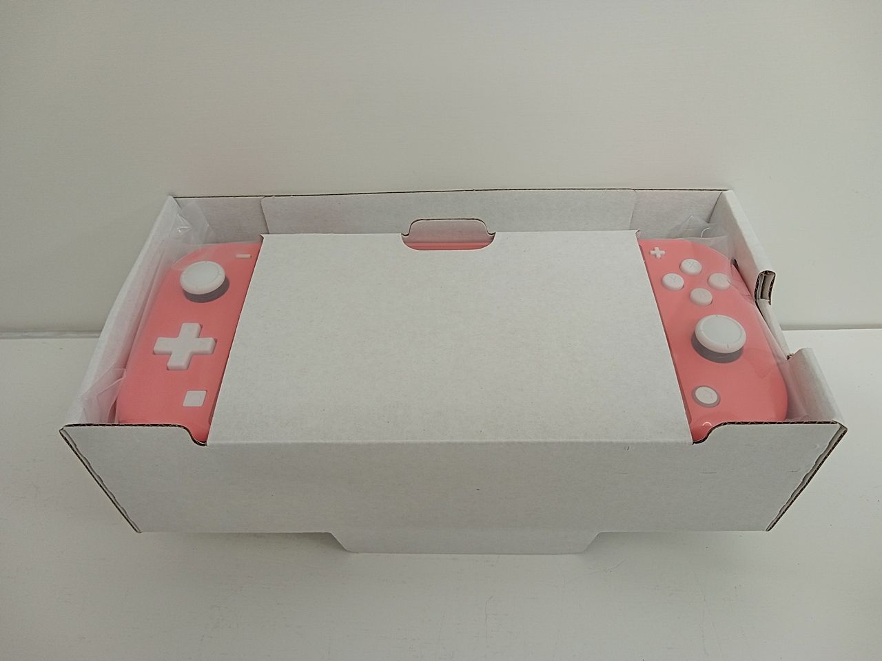 ニンテンドースイッチライト コーラル