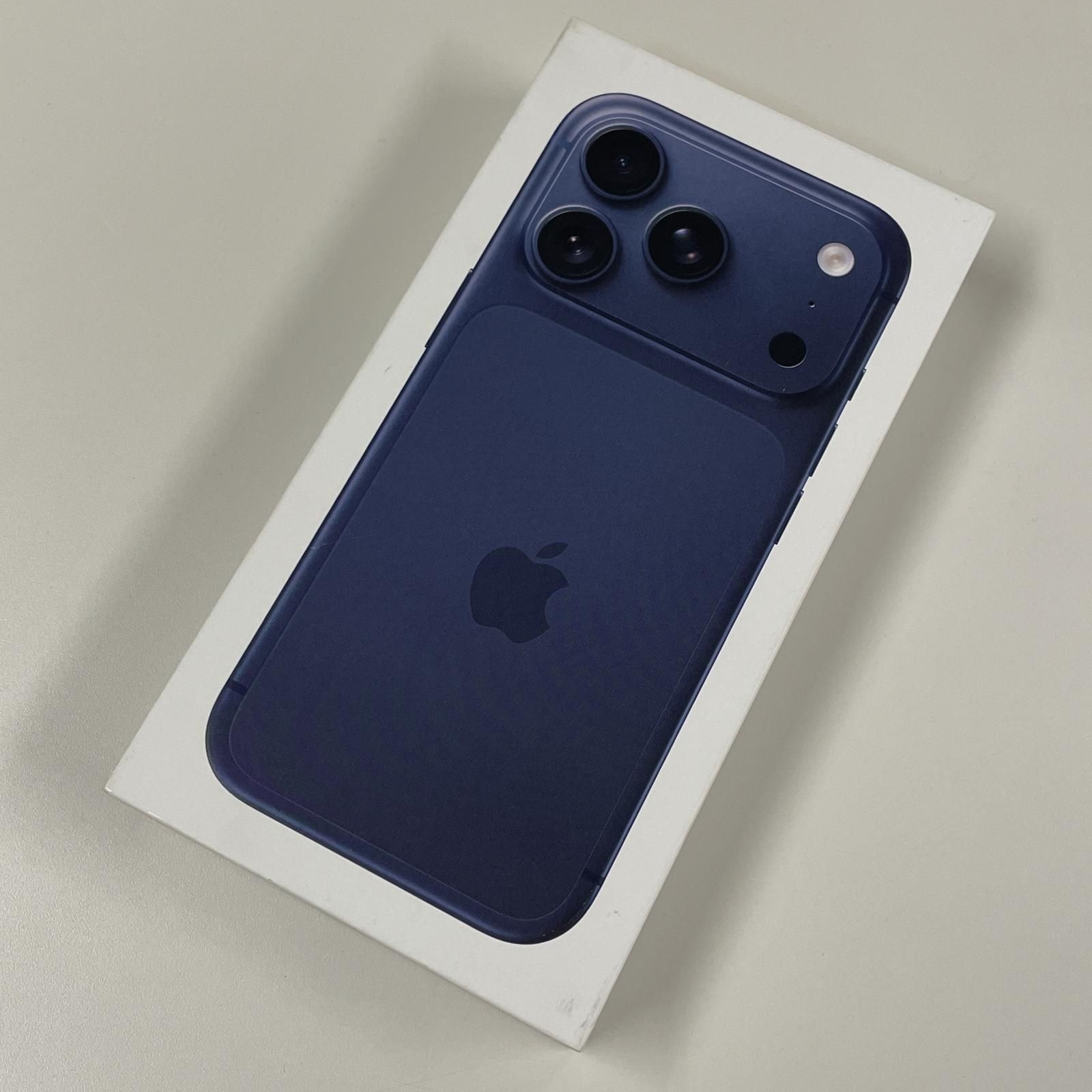 SIMフリー iPhone 17 Pro 256GB ディープブルー-工場直売