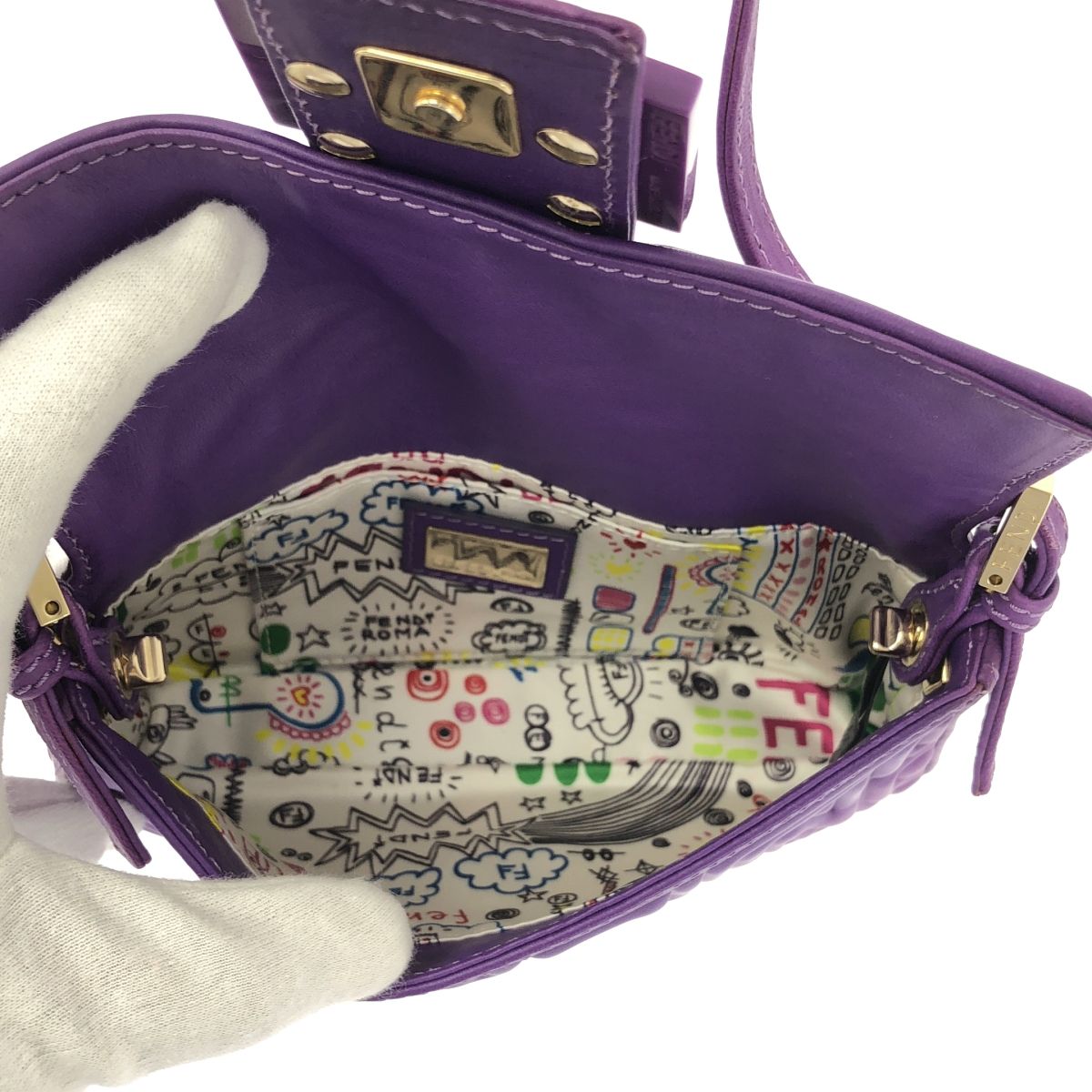 FENDI フェンディ