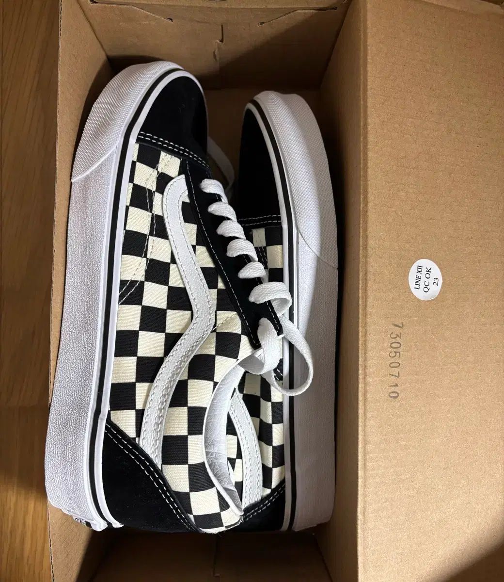 VANS オールドスクール チェッカーボード ブラック/ホワイト 新品
