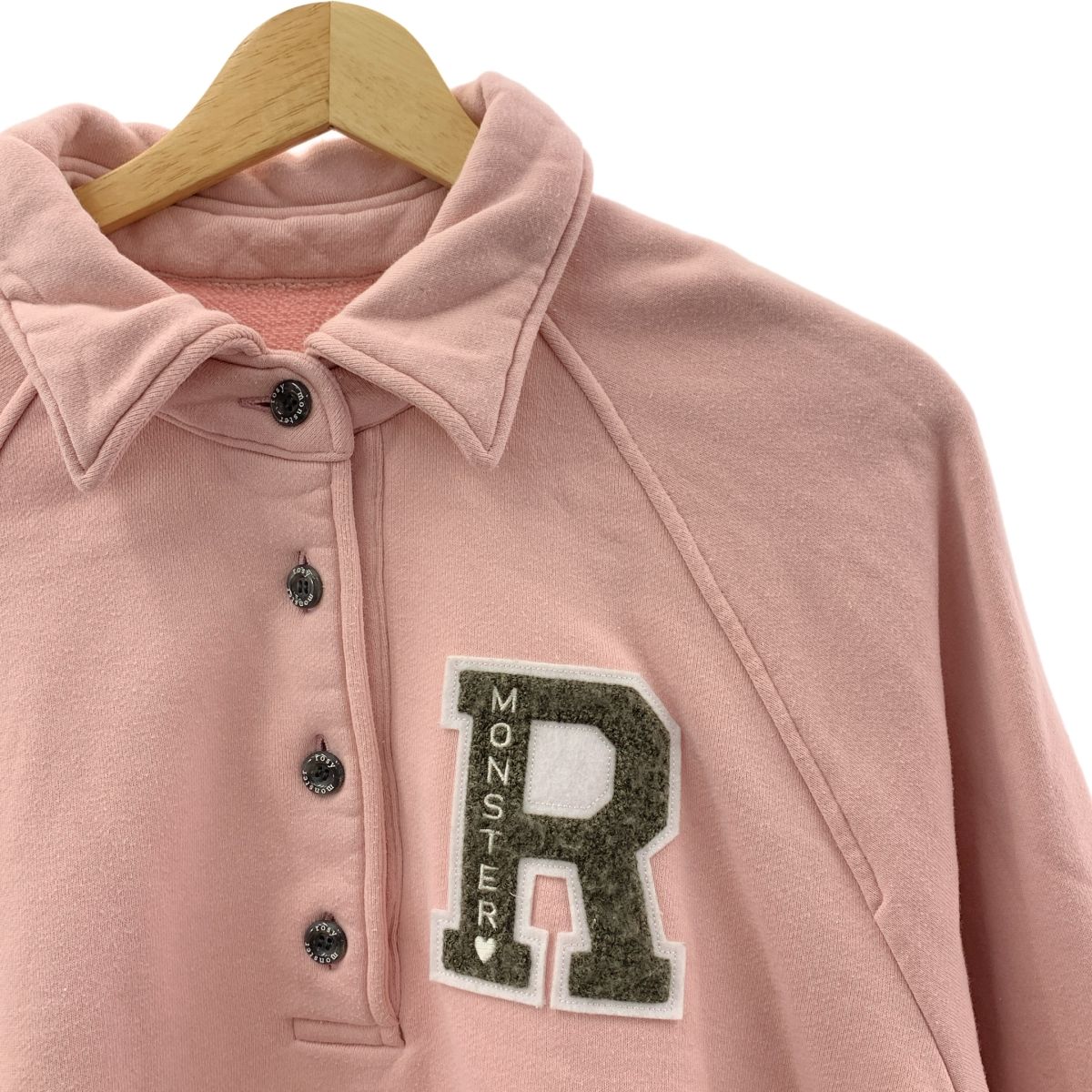 Rosy Monster / ロージーモンスター | R wappen college collar sweat