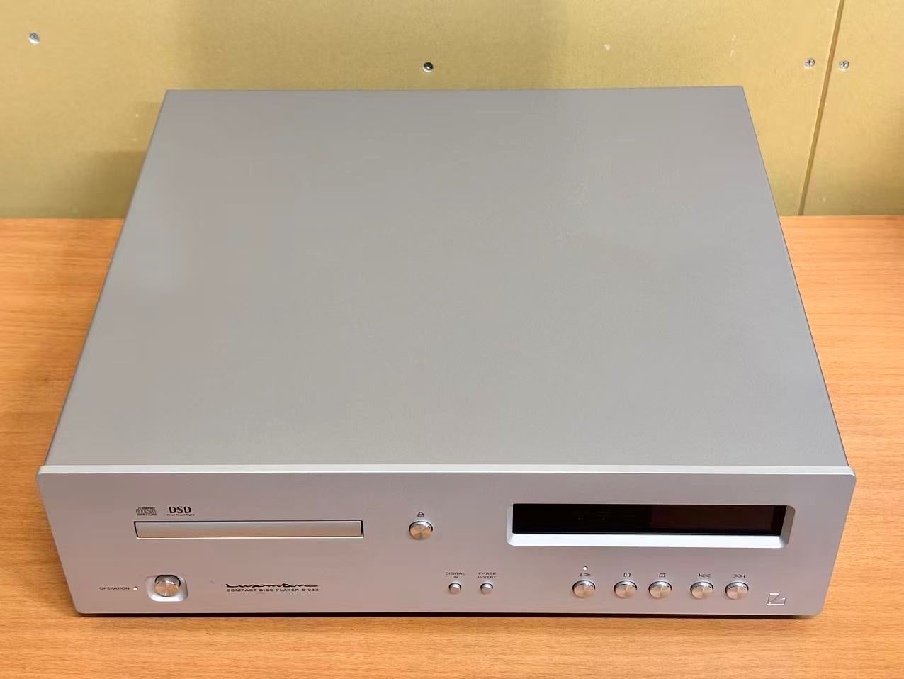 LUXMAN D 03 X 定価 33万 CDプレーヤー