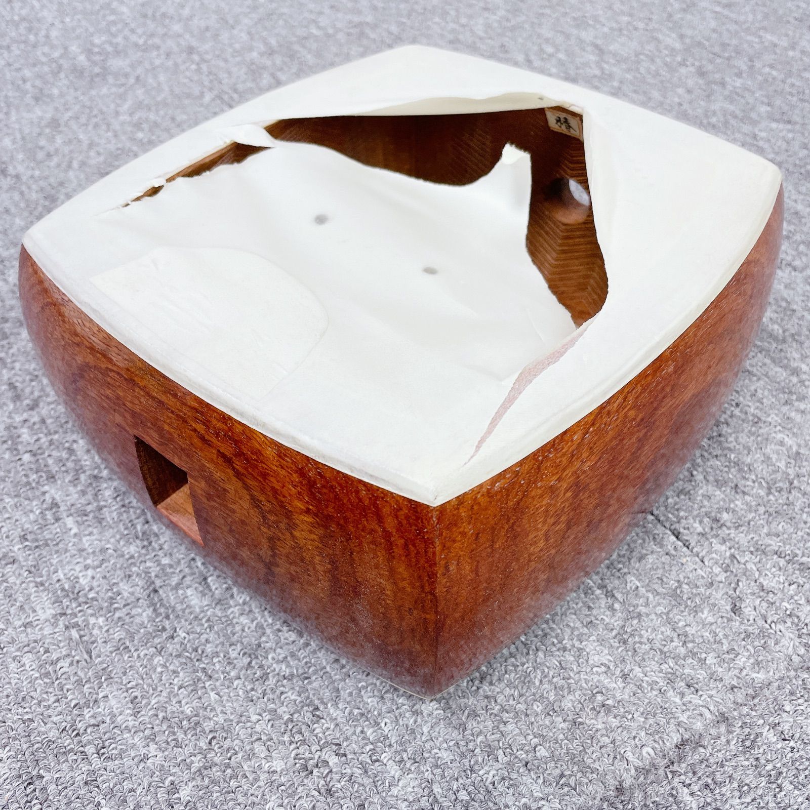 三味線 細棹 金細 二本溝 トチ入り紅木 綾杉彫り胴 和楽器 - メルカリ