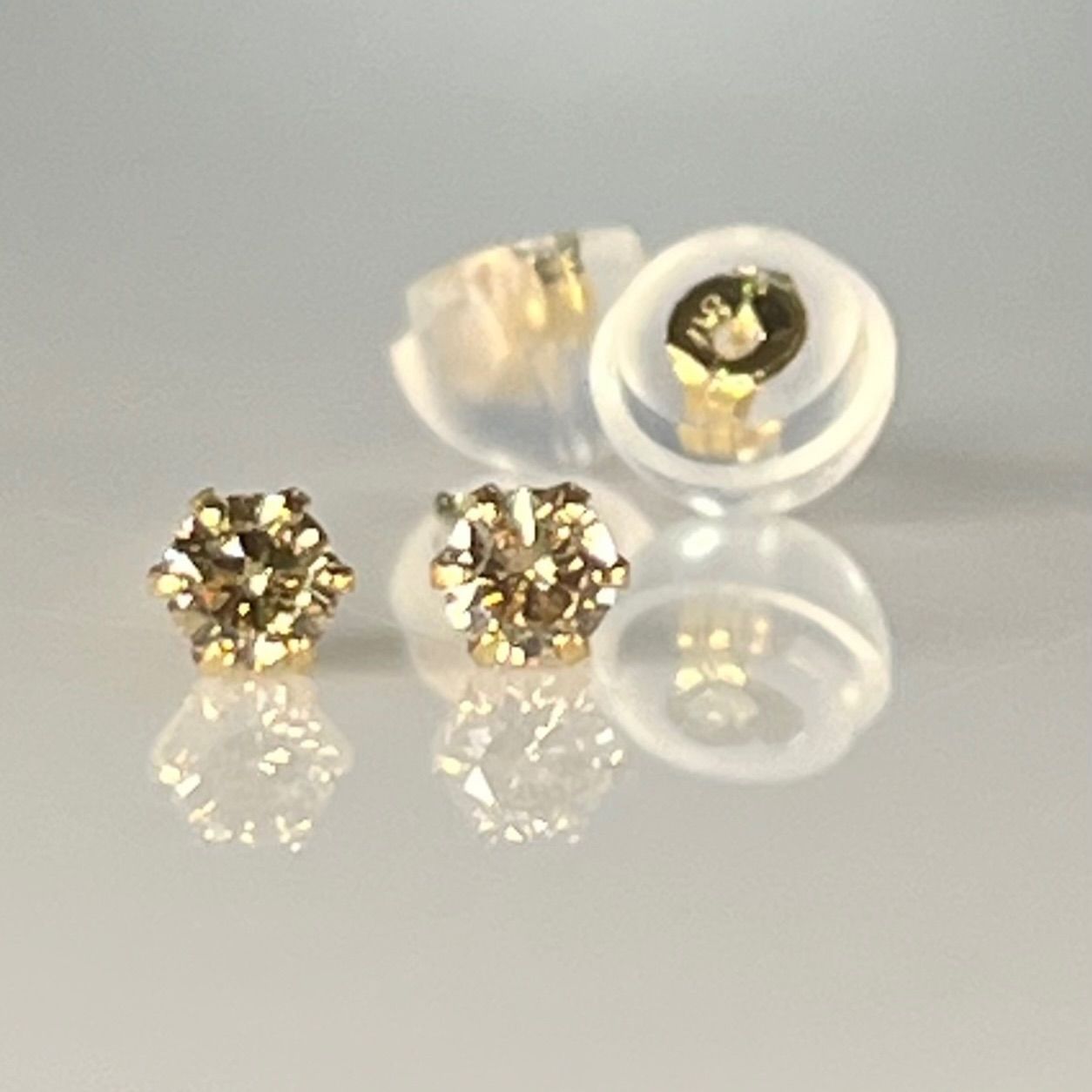 K18 天然ダイヤモンド ピアス 計0.1ct ブラウン系 鑑別カード付