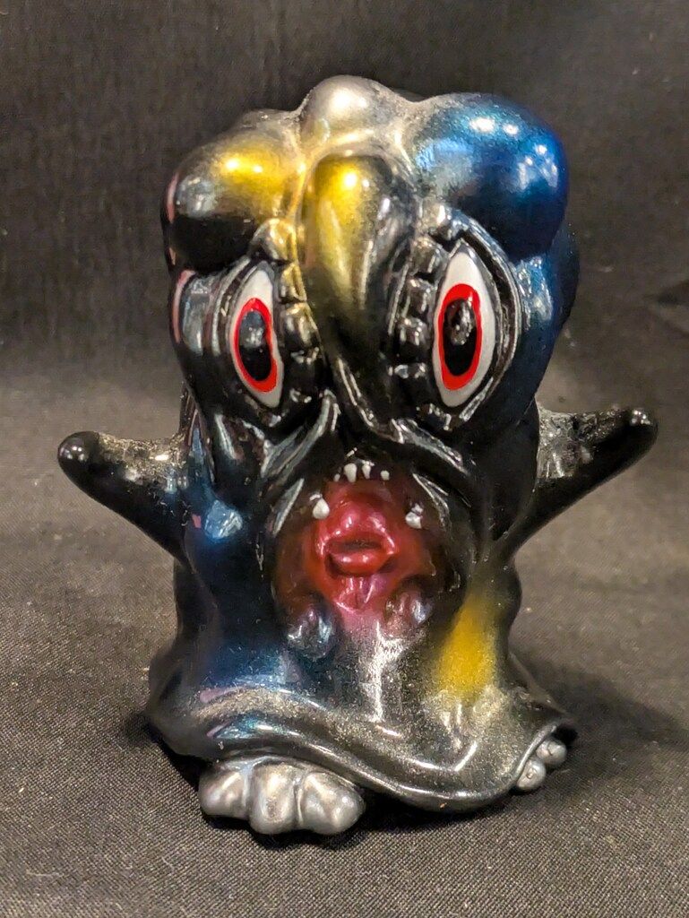 izumonster ペトラ 黒成型/金/銀/青 - メルカリ