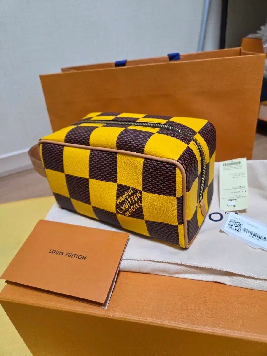 ルイヴィトン ファレル ウィリアムス ロッカー ドブキット