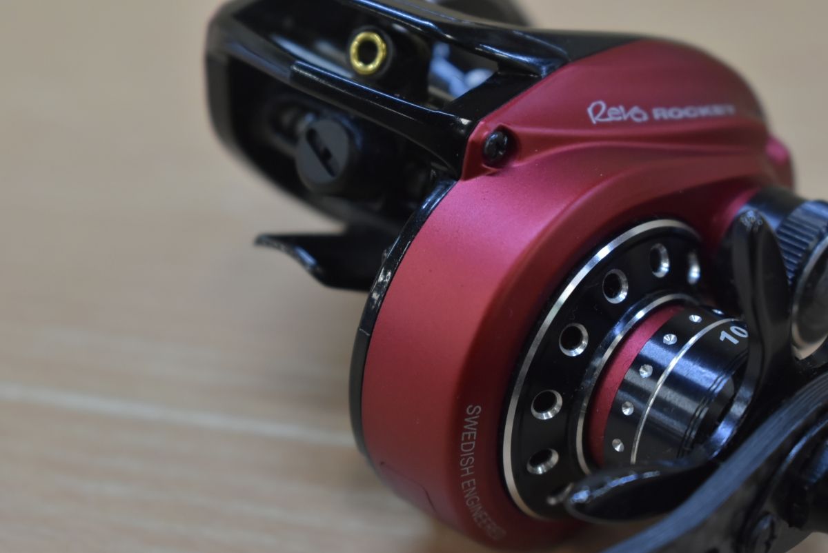 アブガルシア レボ ロケット 左 ベイトリール Abu Garcia REVO ROCKET バスフィッシング バス釣り ブラックバス 等