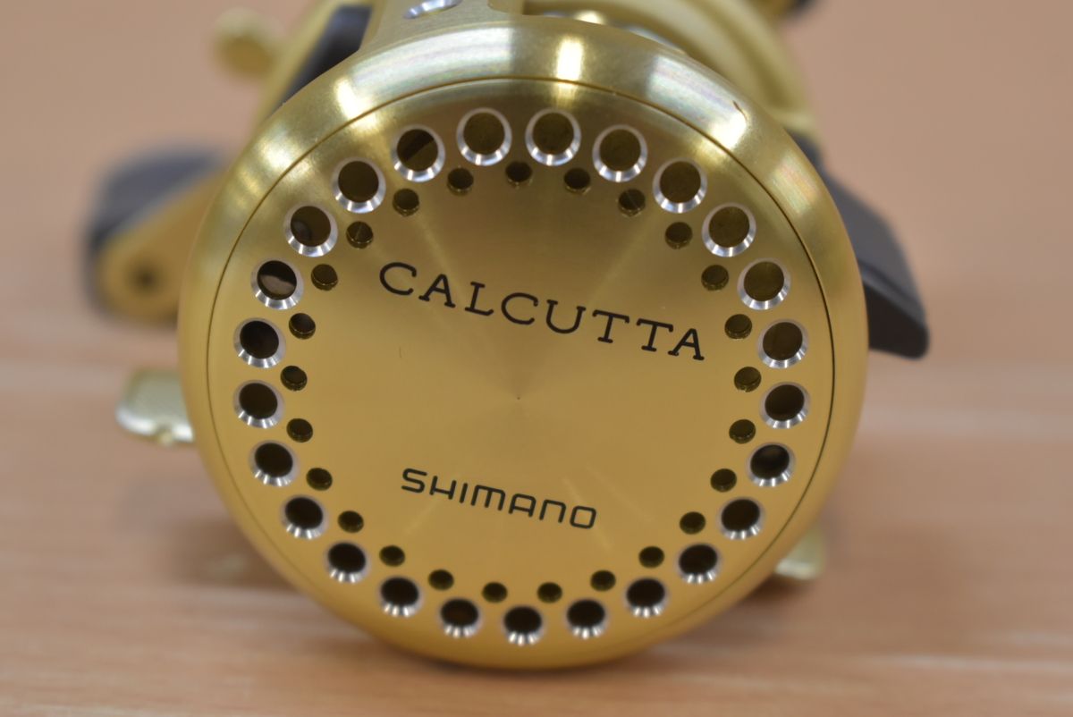 シマノ カルカッタ 50XT 右 未使用品 ベイトリール SHIMANO CALCUTTA