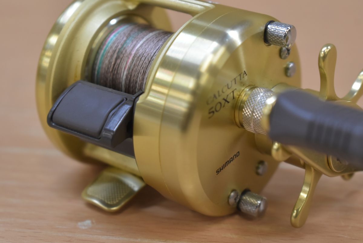 シマノ カルカッタ 50XT 右 未使用品 ベイトリール SHIMANO CALCUTTA