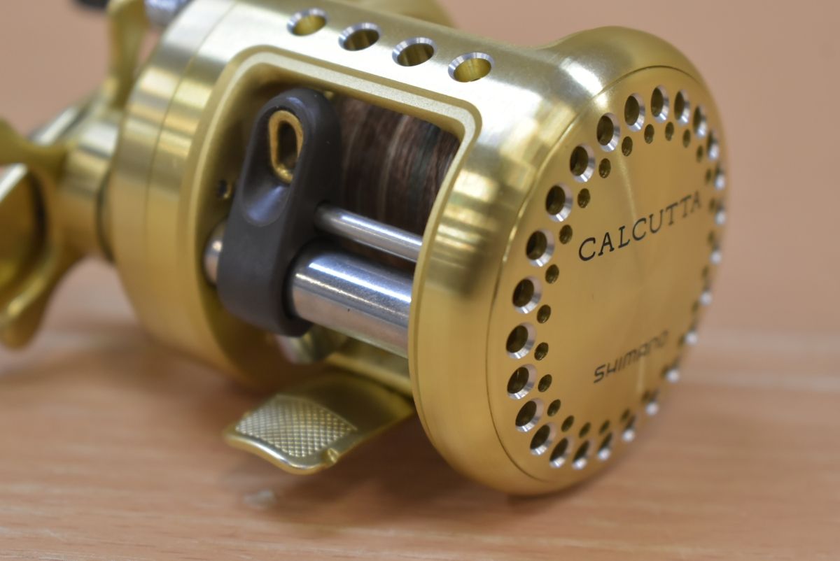 シマノ カルカッタ 50XT 右 未使用品 ベイトリール SHIMANO CALCUTTA