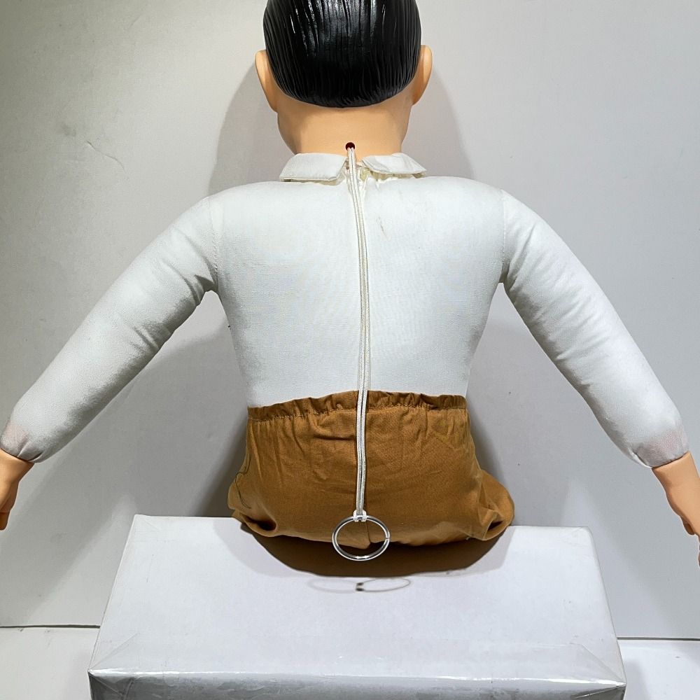 腹話術人形
