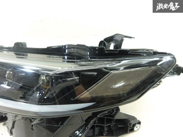 社外 AXVH70 AXVH75 70系 カムリ レクサス仕様 3眼 LED ヘッドライト