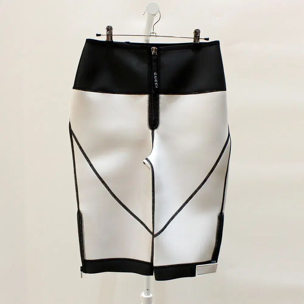 ブランドダオルドンネ グッチ テクニカル スキューバ バイカー ショーツ Sサイズ 772295