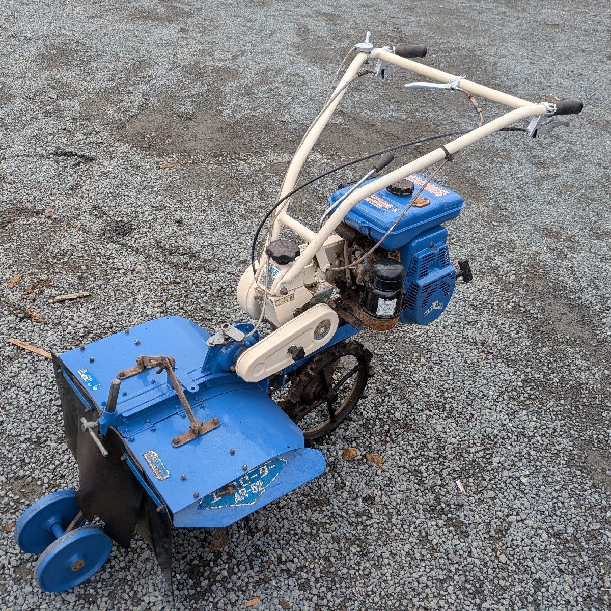 オーレックガソリンエンジン耕運機AR-52 ラグタイヤ タイヤ幅狭め