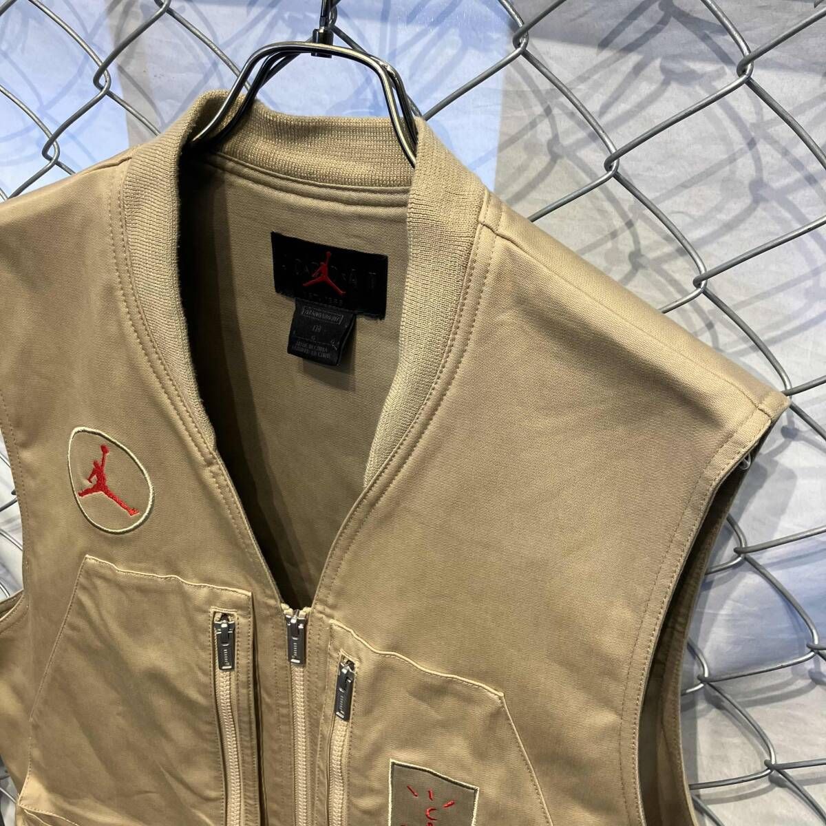 Air Jordan × Travis Cactus Jack Utility Vest 'Khaki Desert' ベスト