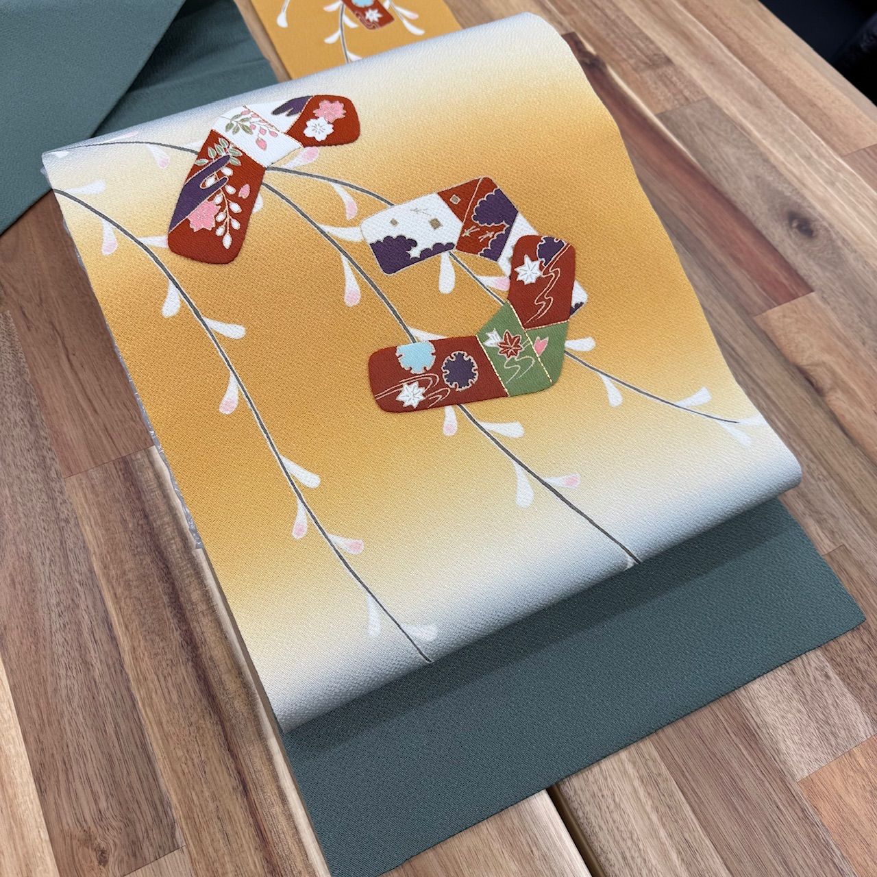 人形作家 ホリヒロシ 本手加工友禅九寸名古屋帯 超 お仕立て上がり 枝垂れ桜に熨斗 金駒刺繍のさりげない上質