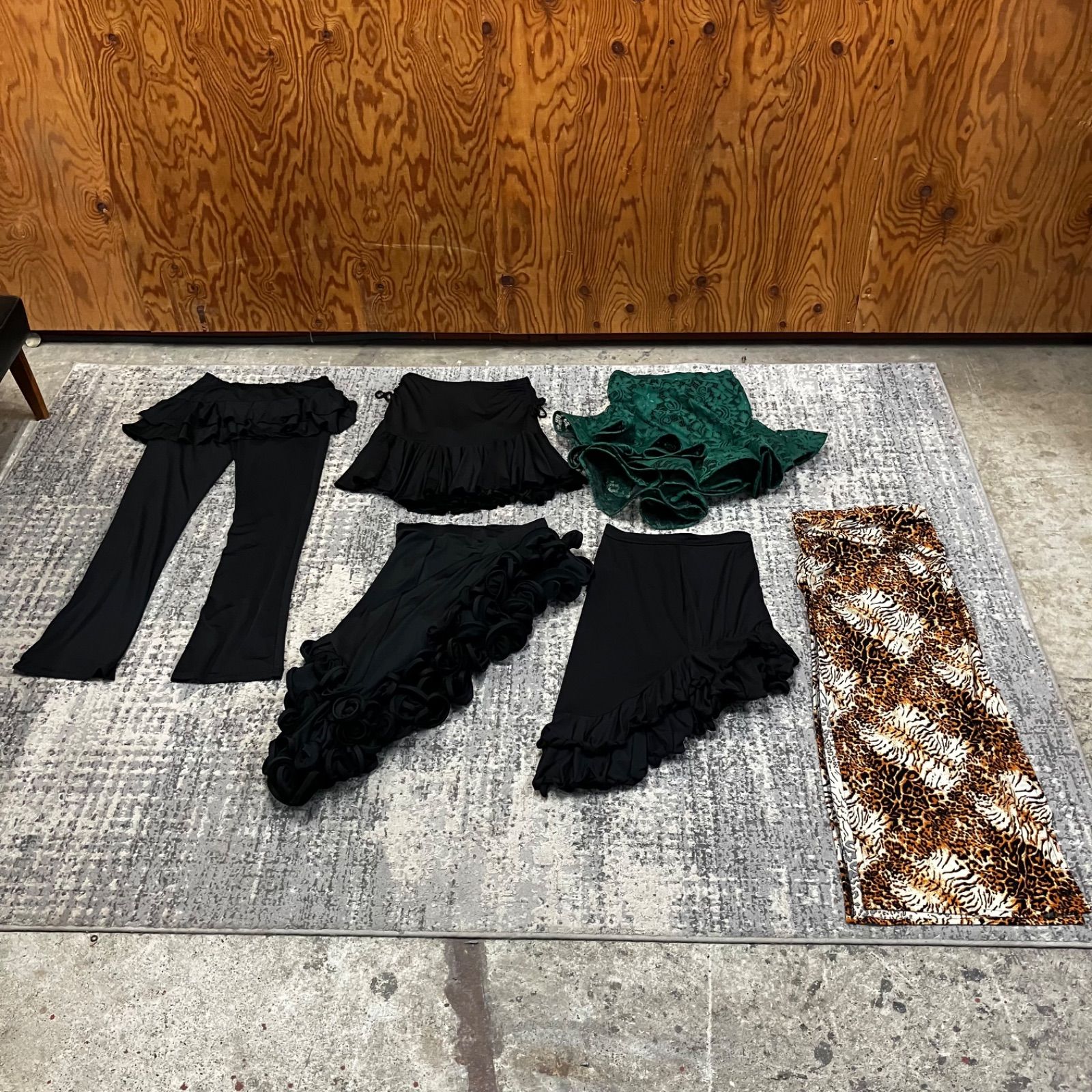 げ交渉 ダンス衣装まとめ スカート ラテンダンス ブラック 豹柄 グリーン レギンス