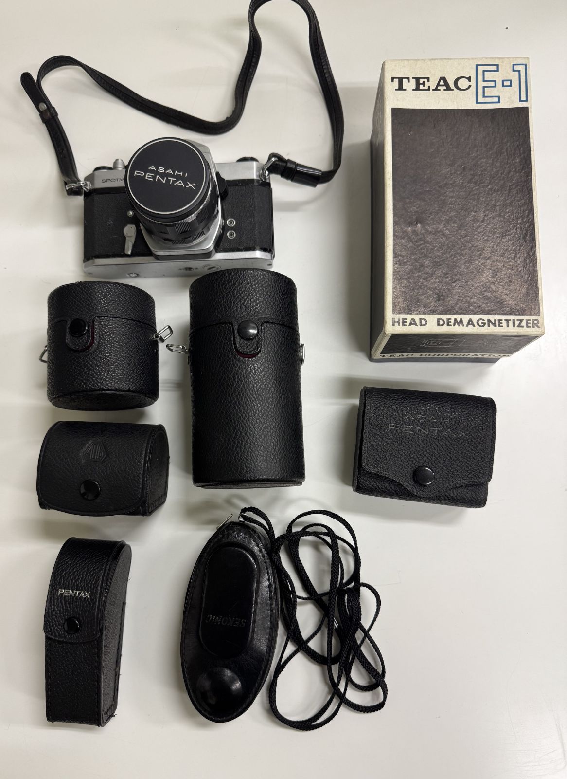 ジャンク品】フィルムカメラ ASAHI PENTAX SPOTMATIC+付属品 まとめ