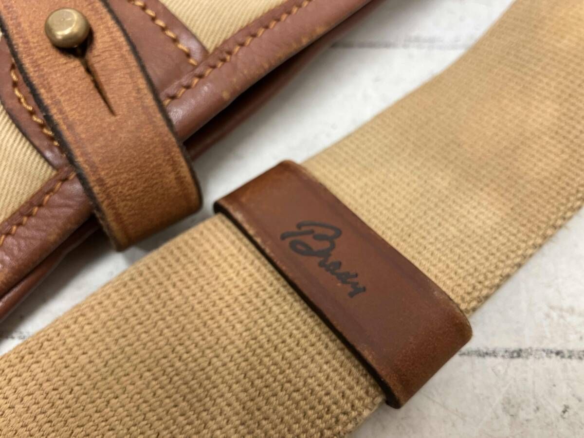 Brady ショルダーバッグ ベージュ キャンバス - メルカリ