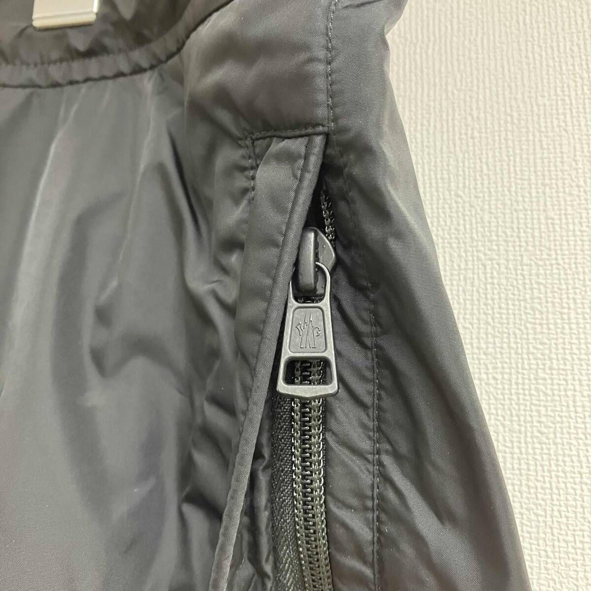 ナイロン ブラック