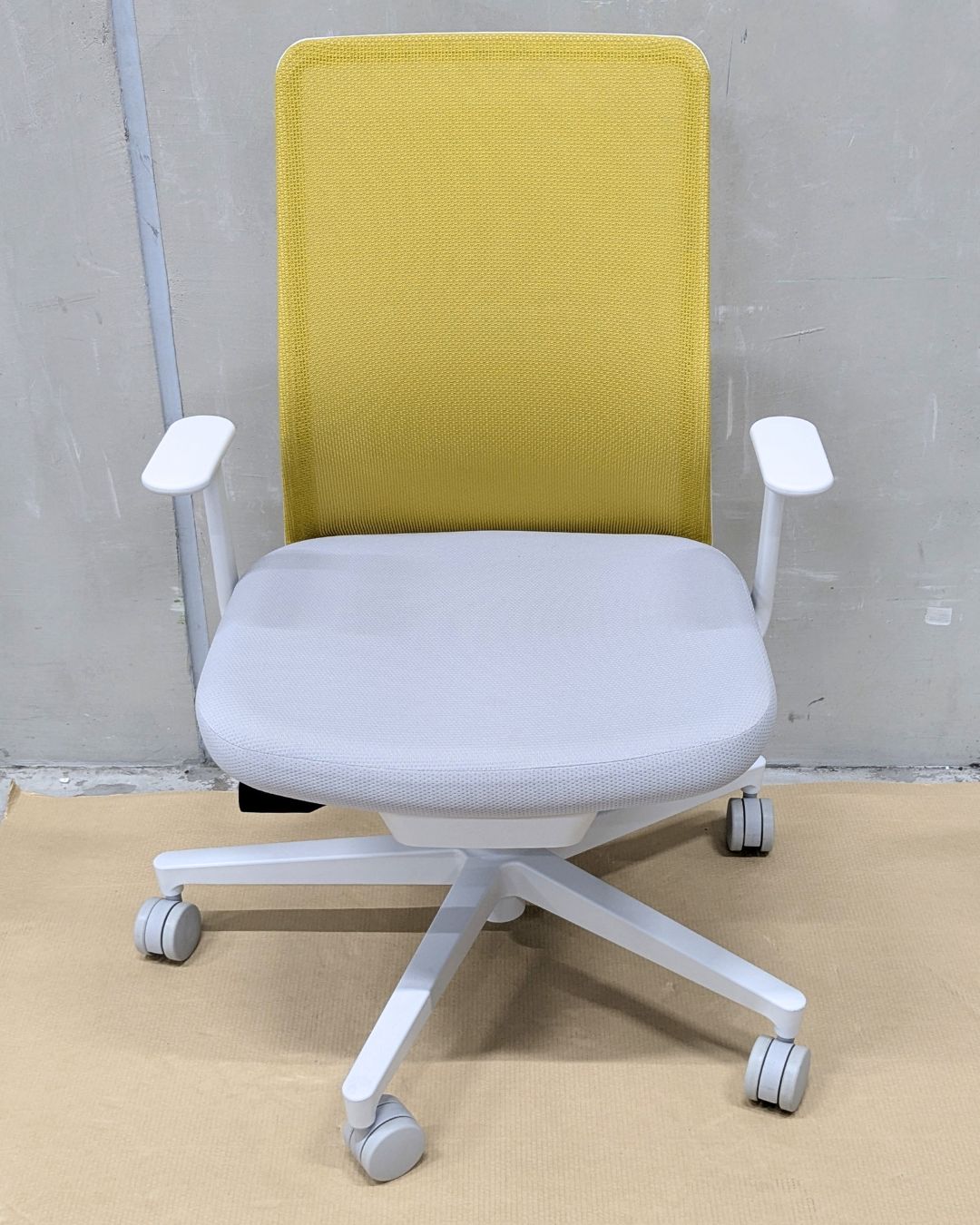 Bランク モネット 背メッシュ ホワイト オリーブイエロー