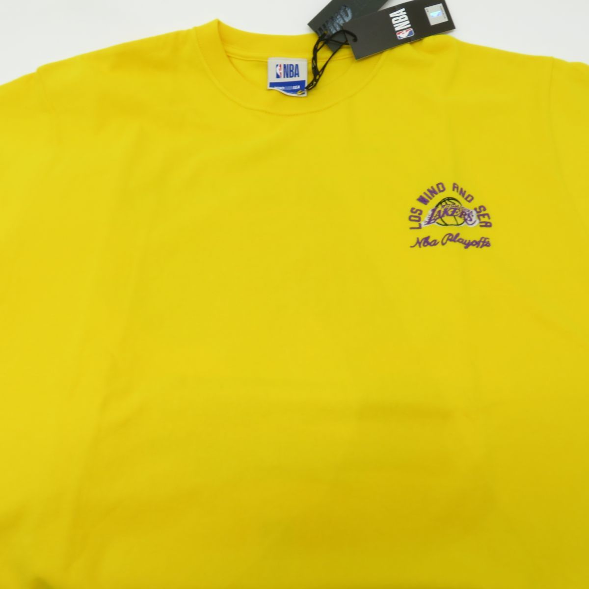 美品✨送料無料WIND AND SEA ウィンダンシー スタックストー イエロー 未使用】WIND AND SEA × NBA ウィンダンシー PLAYOFFS TEE 半袖