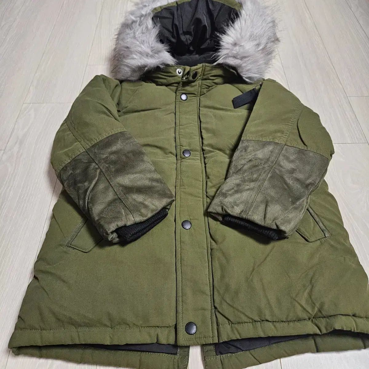 【HOT，低価】 フォレズ カーキ ファー フード ダウン アウター 120 新品 その他
