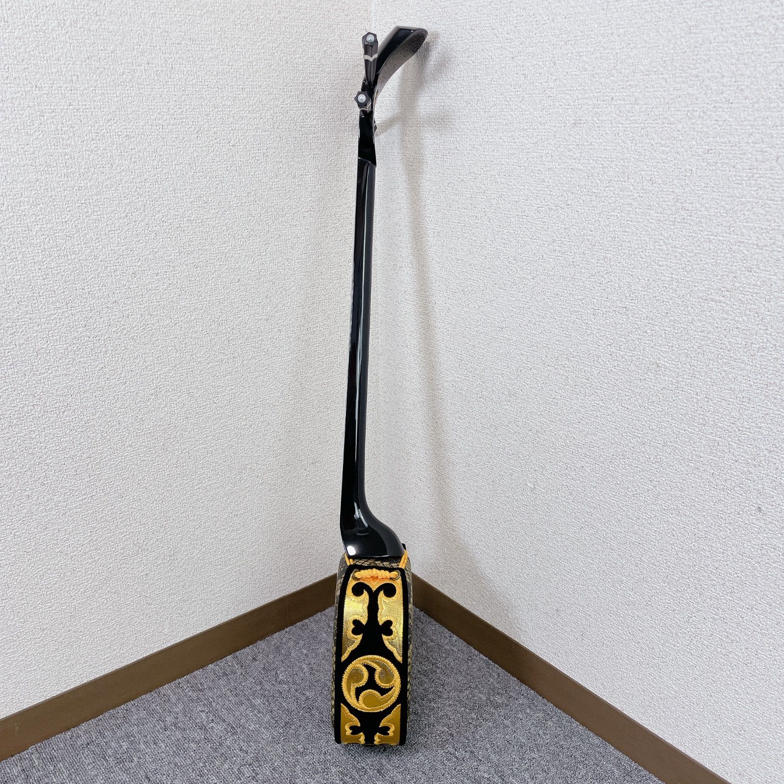 三線 沖縄三線 民謡楽器 沖縄民謡 人工皮 ヘビ皮 蛇 人工蛇皮 - メルカリ