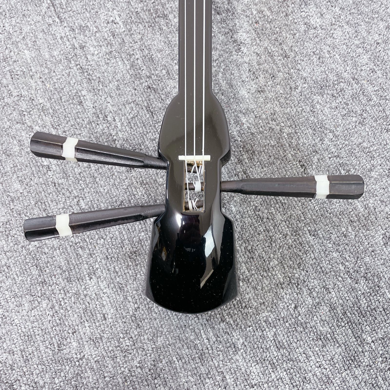 三線 沖縄三線 民謡楽器 沖縄民謡 人工皮 ヘビ皮 蛇 人工蛇皮 - メルカリ