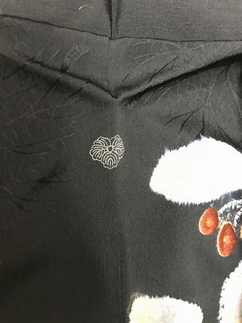  Mサイズ 羽織 正絹 黒地に木の実模様 その他 着物