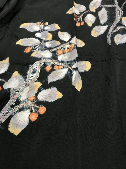 正絹 黒地に木の実模様