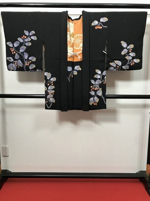 Mサイズ 羽織 正絹 黒地に木の実模様