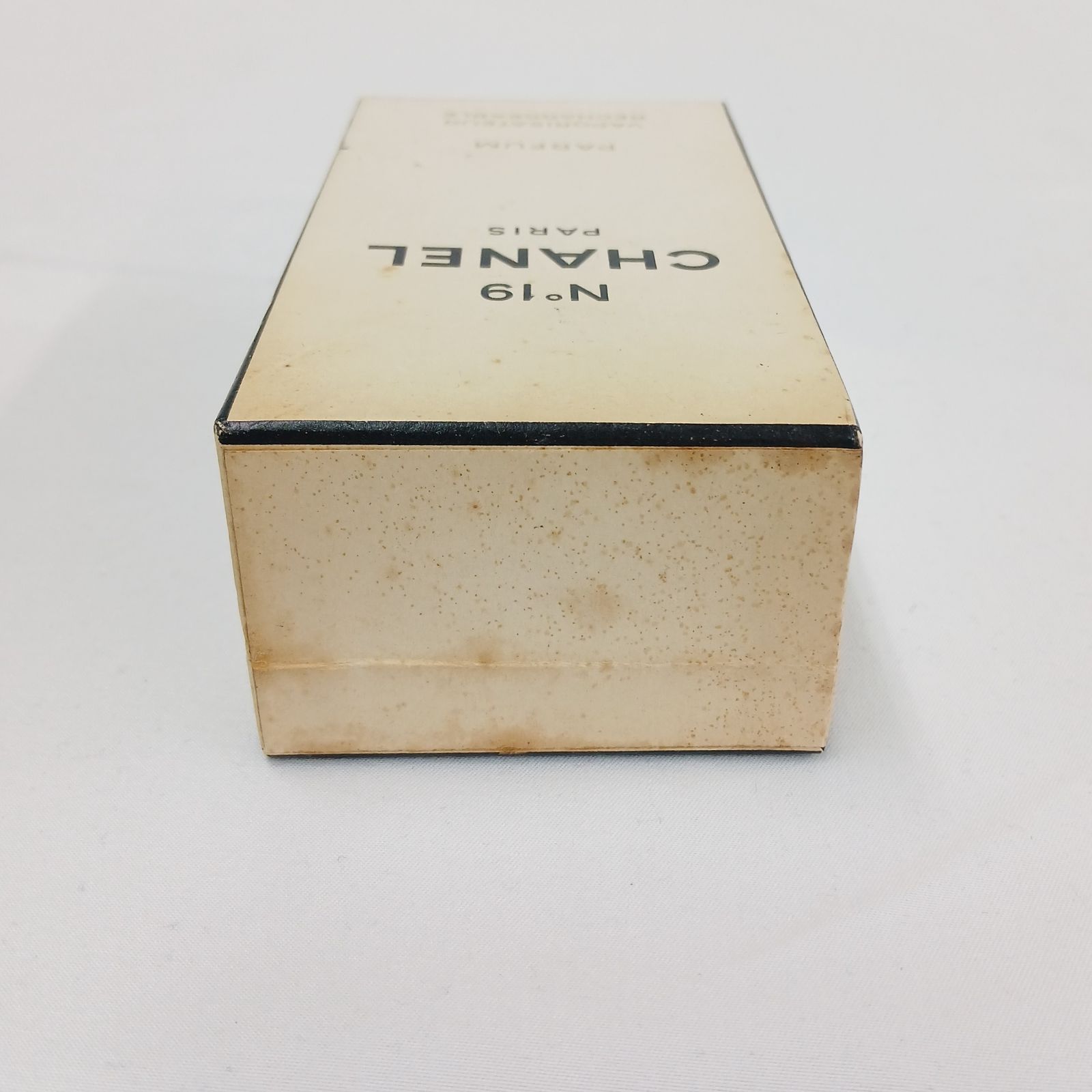 CHANEL シャネル N°19 パルファム 15ml フランス製 - メルカリ