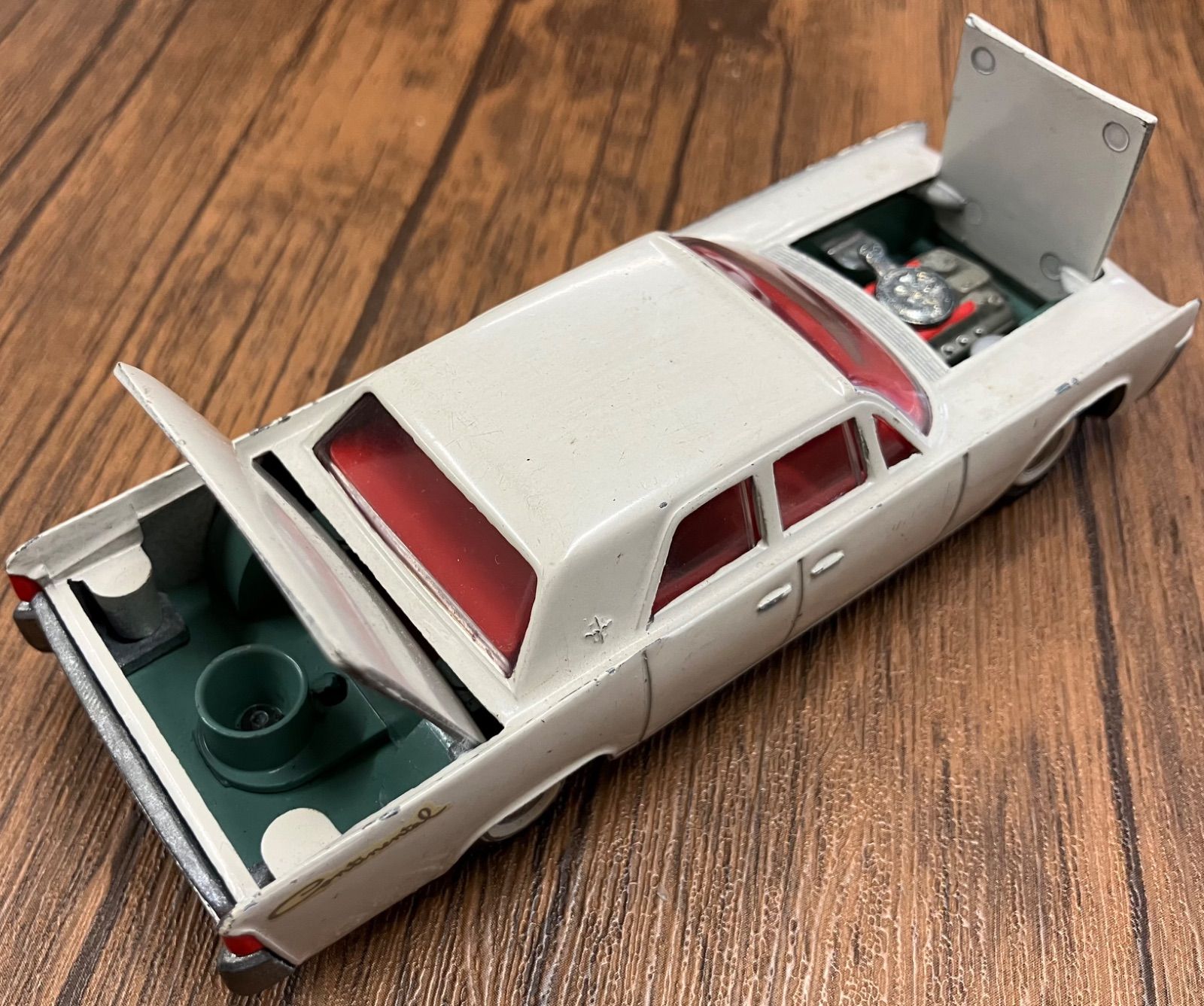 T239 Tekno フォードリンカーン コンチネンタル (白) テクノ