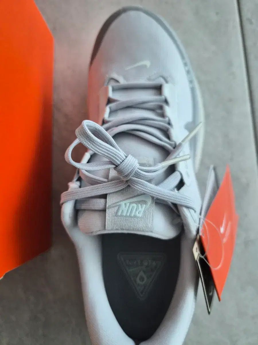 ナイキ ボメロ 18 ゴアテックス HQ 7001 003