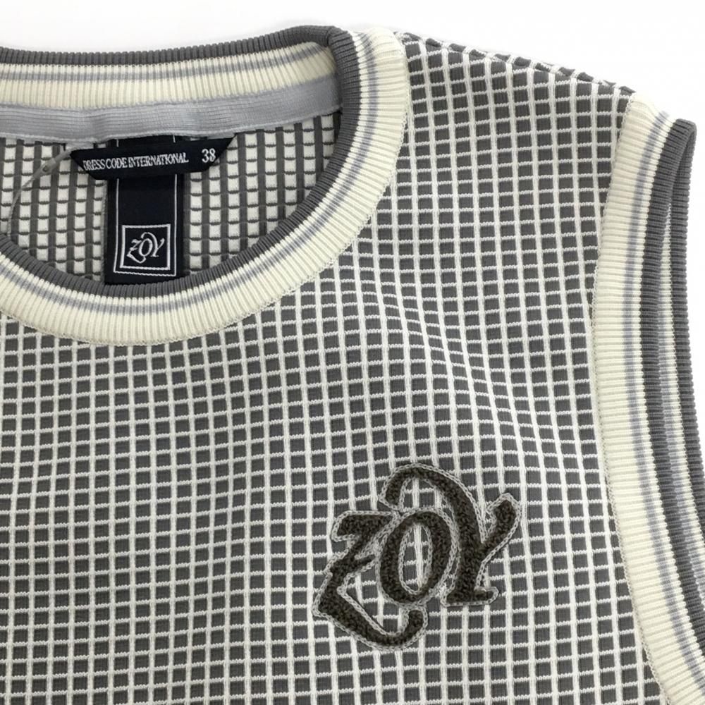 新品タグ付　ゾーイ　ＺOＹ ゴルフウェア　ベスト　都内購入 新品】ゾーイ ニットベスト グレー×白 格子柄 ロゴ刺しゅう レディース