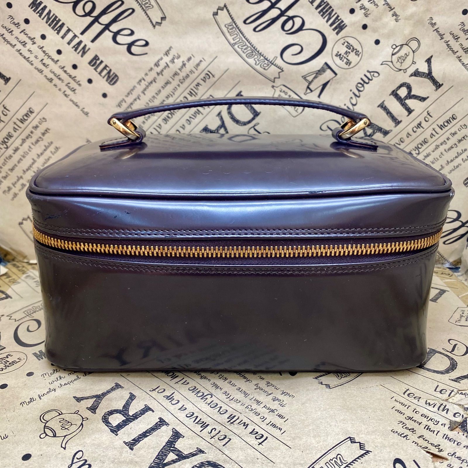 【良品】GUCCI グッチ バンブー バニティ メイクポーチ エナメル ネイビー 良品】GUCCI グッチ バンブー バニティ メイクポーチ エナメル